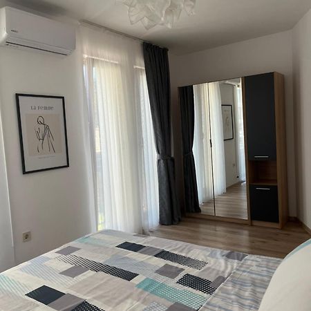 Azzurro Premium Apartment On Bulevard Bogoridi Burgas City Eksteriør billede