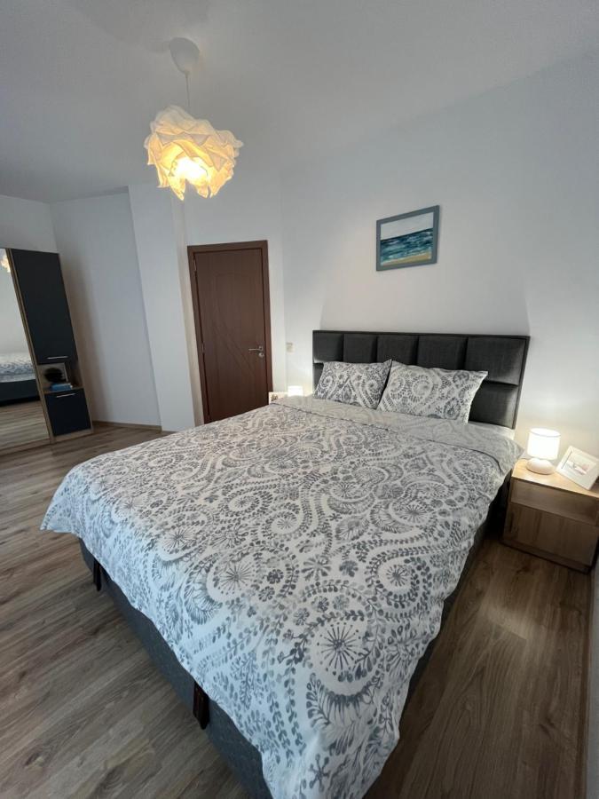 Azzurro Premium Apartment On Bulevard Bogoridi Burgas City Eksteriør billede
