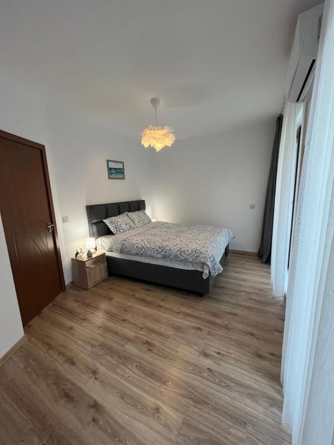 Azzurro Premium Apartment On Bulevard Bogoridi Burgas City Eksteriør billede