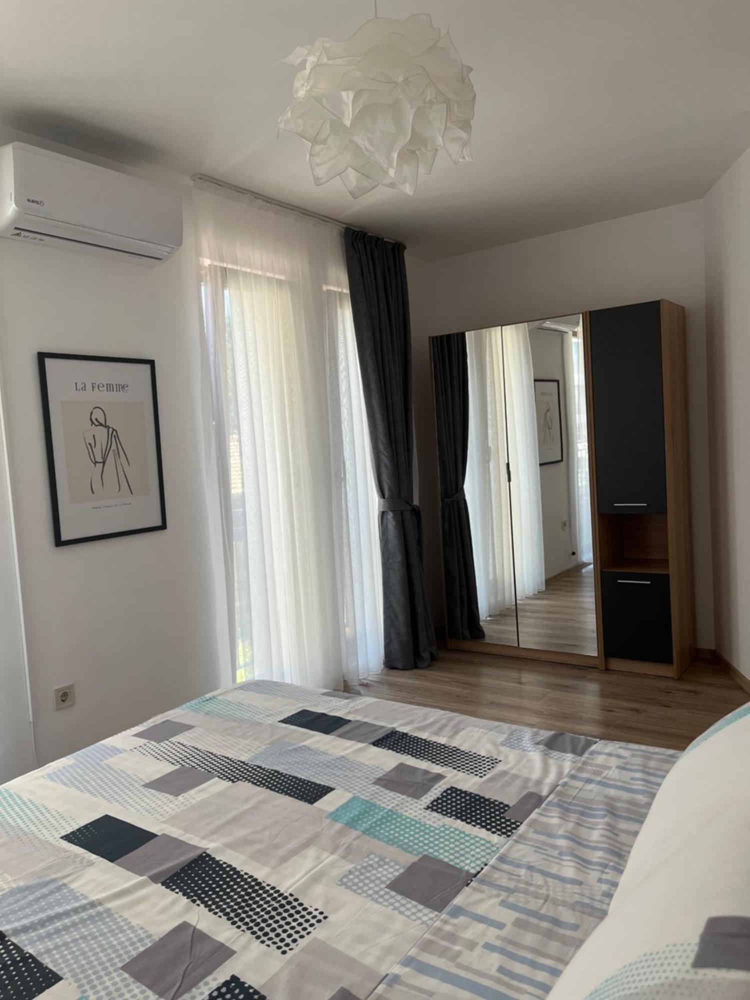 Azzurro Premium Apartment On Bulevard Bogoridi Burgas City Eksteriør billede