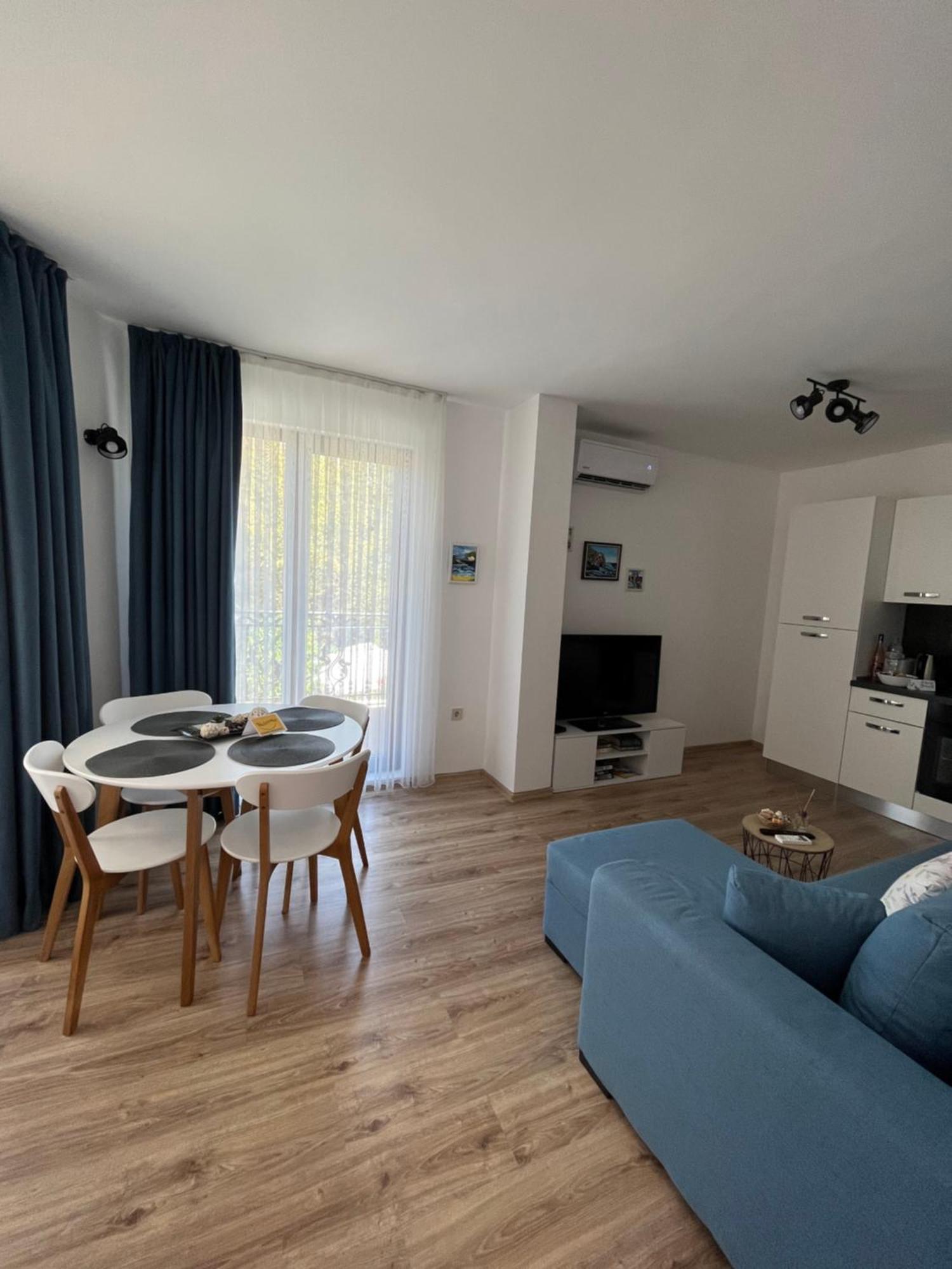 Azzurro Premium Apartment On Bulevard Bogoridi Burgas City Eksteriør billede