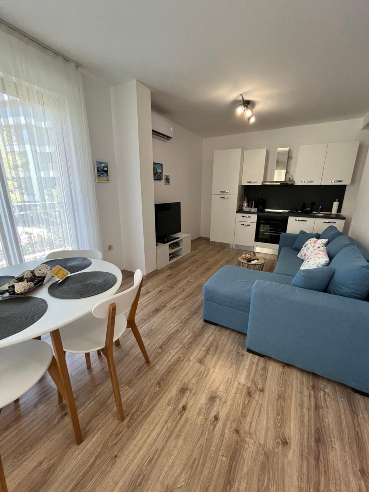 Azzurro Premium Apartment On Bulevard Bogoridi Burgas City Eksteriør billede